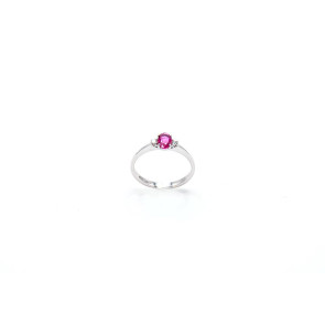 Anillo rubí y dos diamantes